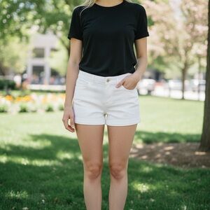 Old Navy Women's jean White Shorts size 6 mid rise